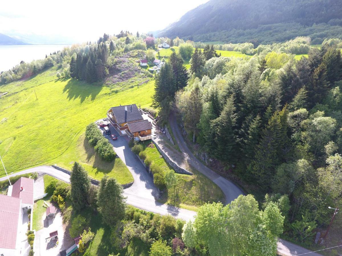 Kvernesfjorden Apartments Steinsgrenda Exterior photo